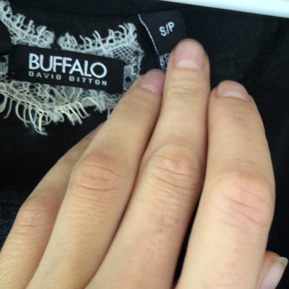 Buffalo David Bitton black blooms in great condition - Picture 2 of 5